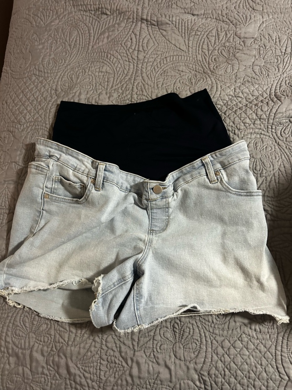 Maternity Denim Shorts with Belly Panel - Light Wash